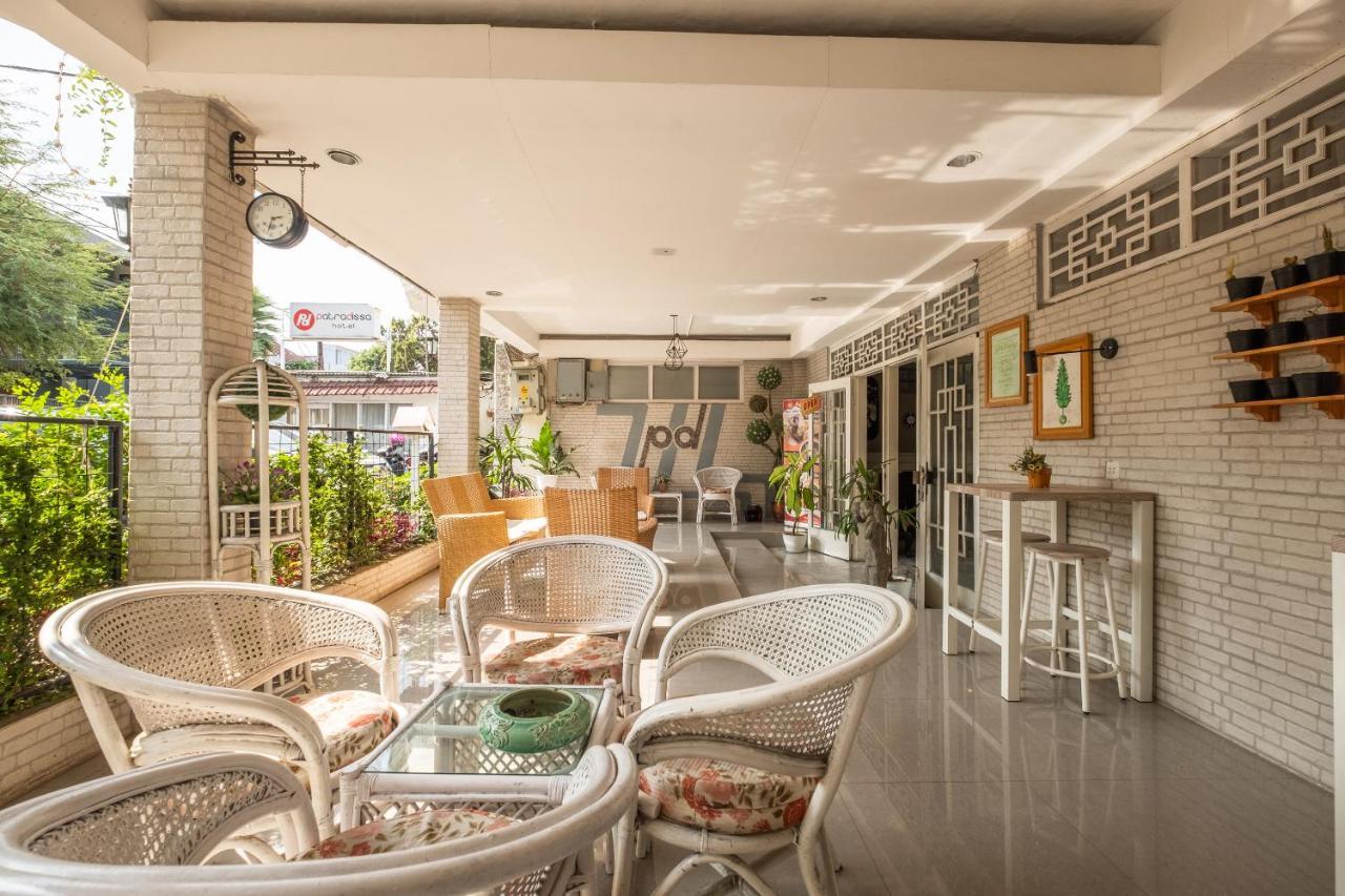 Oyo 1444 Patradissa Stasiun Bandung Hotel Luaran gambar