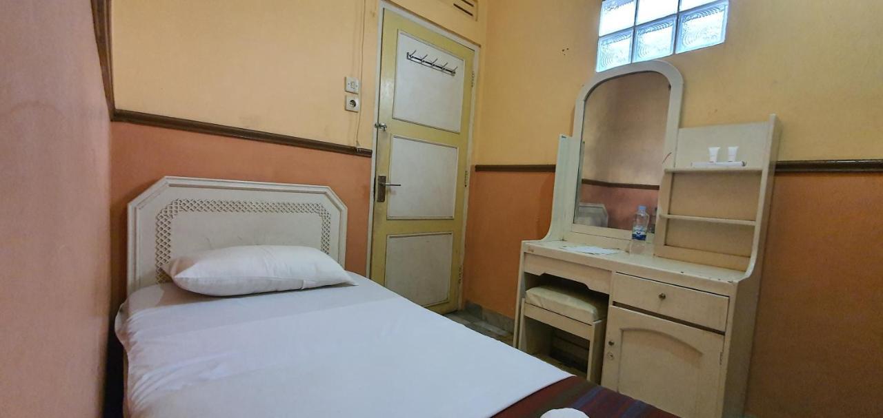 Oyo 1444 Patradissa Stasiun Bandung Hotel Luaran gambar